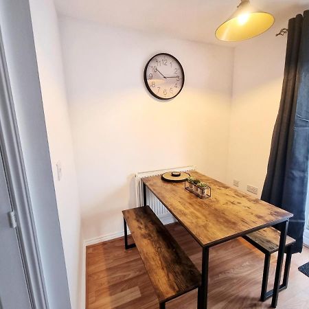 Modern & Spacious 3 Bedrooms And 2 Bathrooms Home, Free Parking! Кеймбридж Екстериор снимка