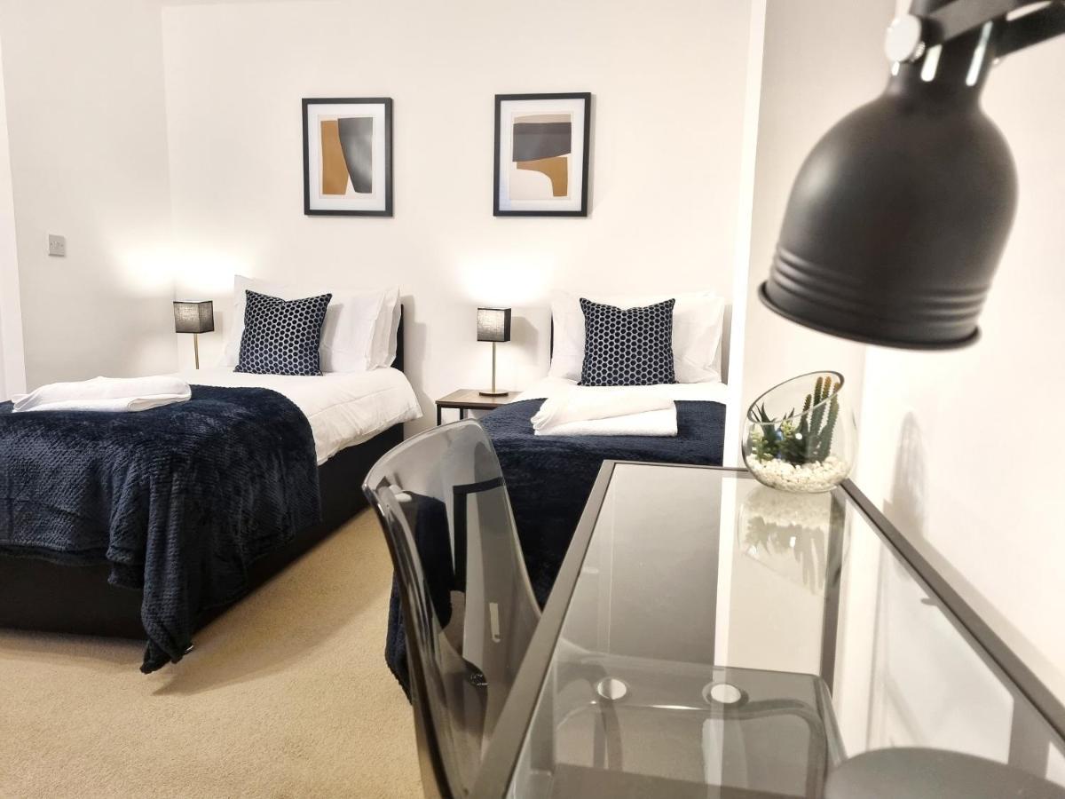 Modern & Spacious 3 Bedrooms And 2 Bathrooms Home, Free Parking! Кеймбридж Екстериор снимка