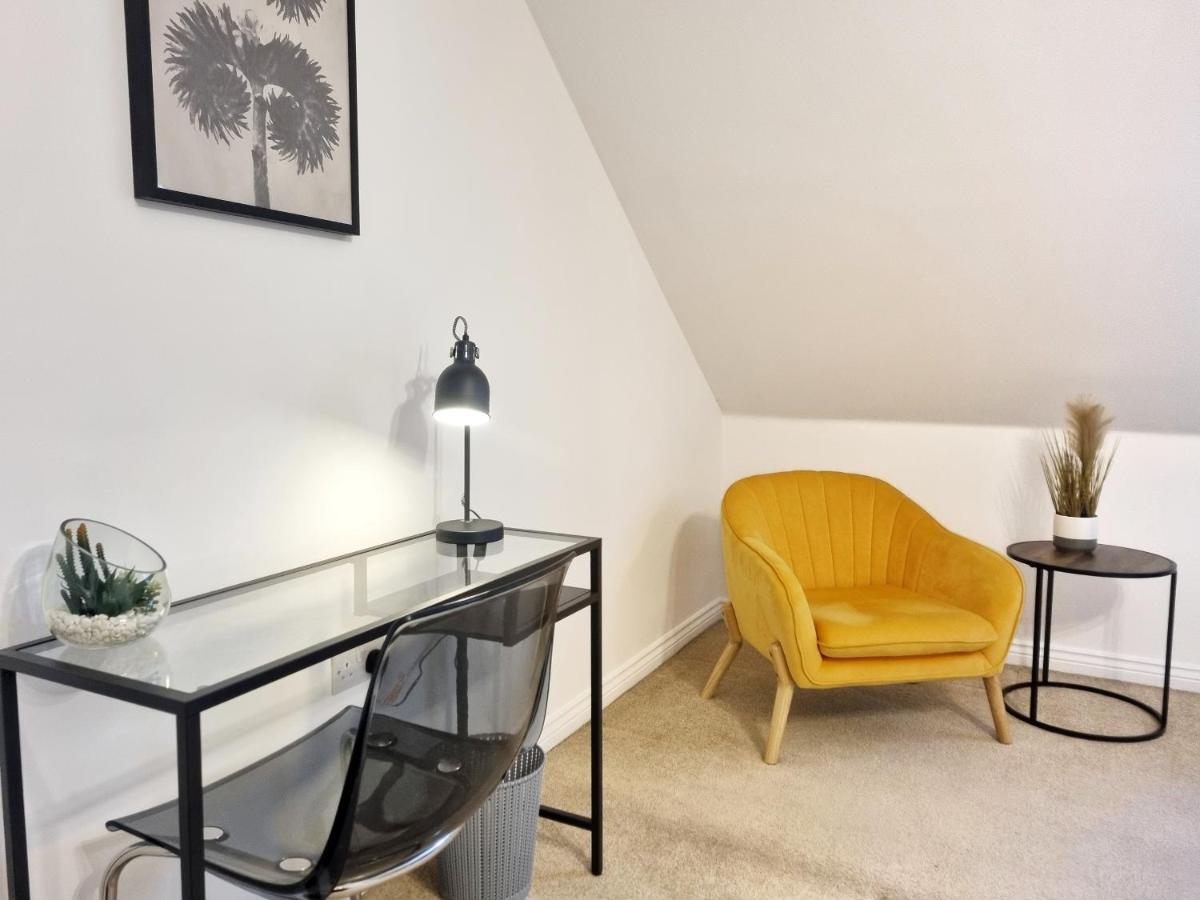 Modern & Spacious 3 Bedrooms And 2 Bathrooms Home, Free Parking! Кеймбридж Екстериор снимка